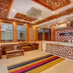 Vaccinated Staff- Townhouse Oak Gk Residency