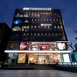 Super Oyo Townhouse 1232 White Sand