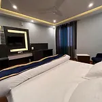 Av Royale Gms Road