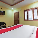 Oyo 65896 Blue Raven Resort