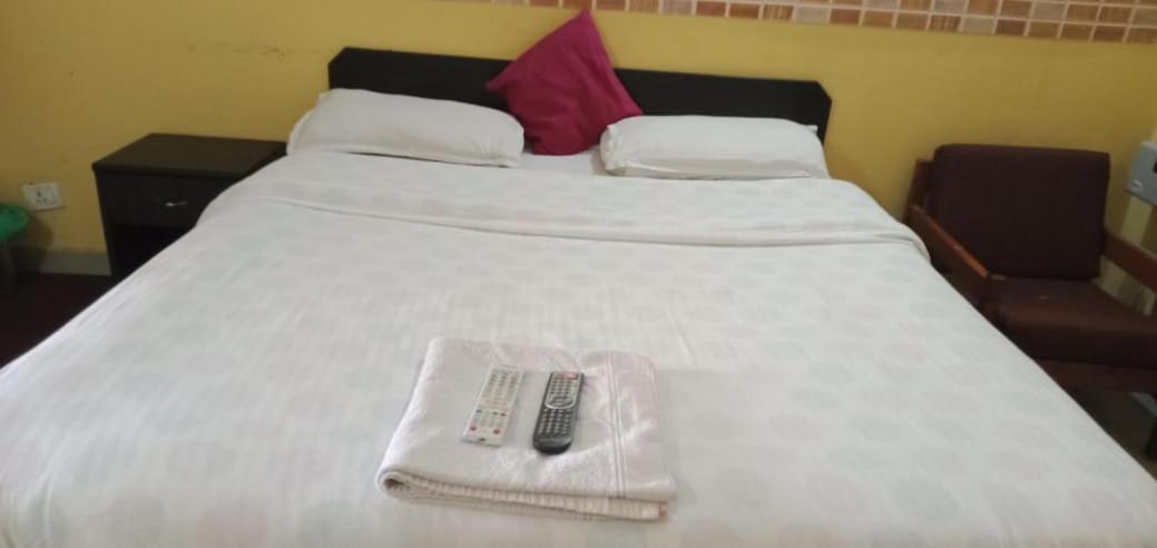 O Hya's Hotel
