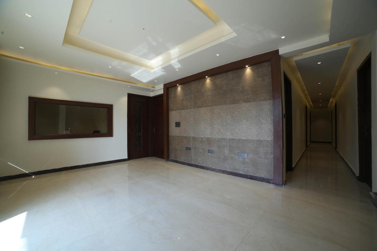 O Status Hotel 3*