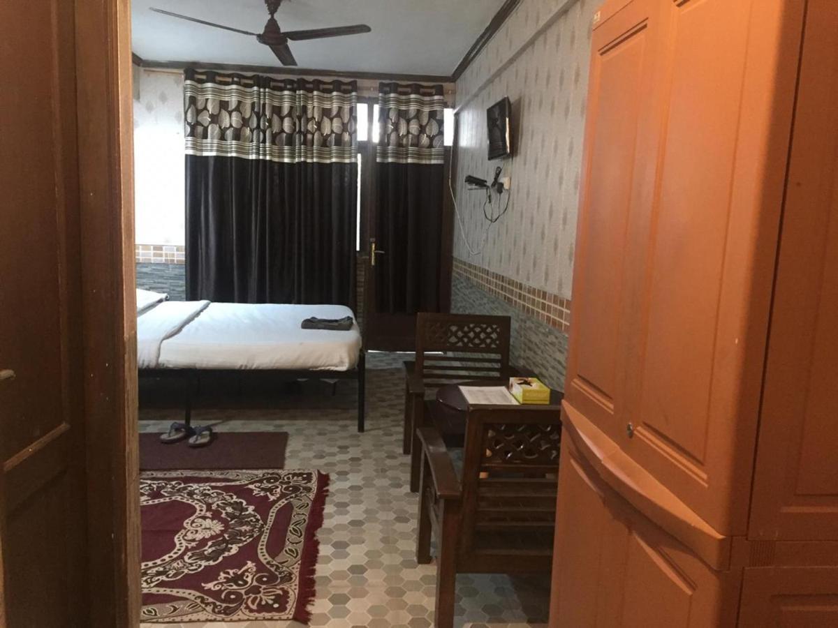 O Hya's Dehradun