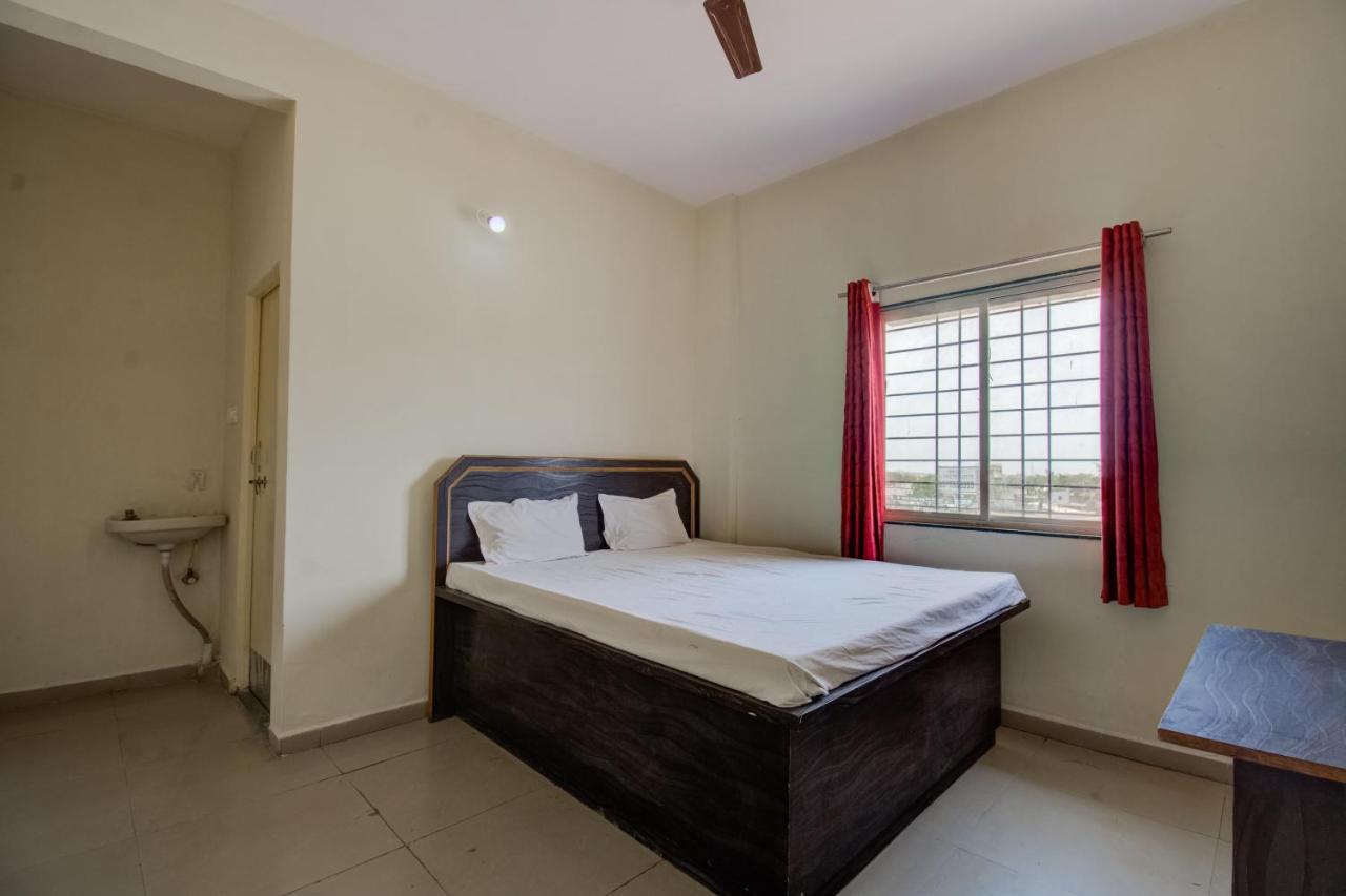 Spot On 63128 Vinayak Hotel 3*