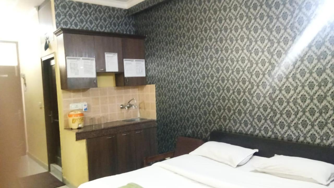 O Hya's Hotel *