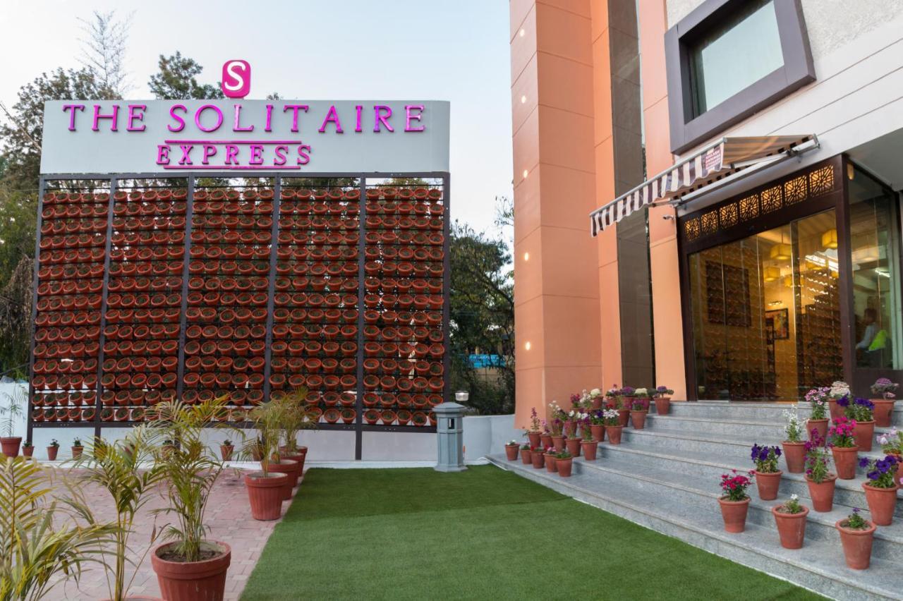Hotel The Solitaire Express