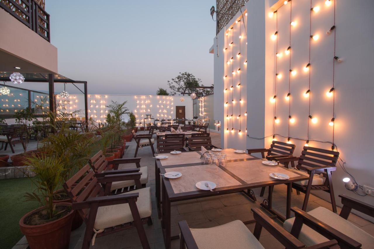The Solitaire Express Hotel