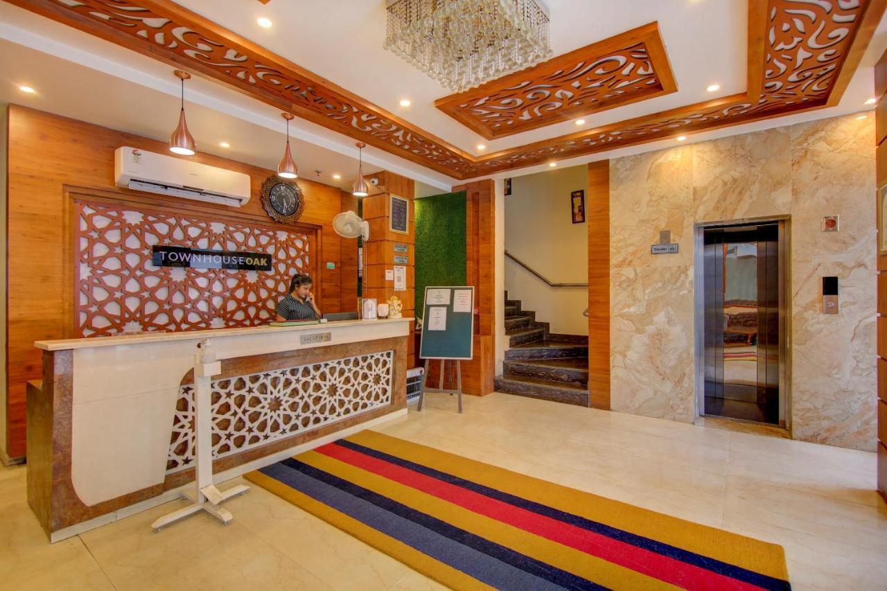 Vaccinated Staff- Townhouse Oak Gk Residency 4* Dehradun
