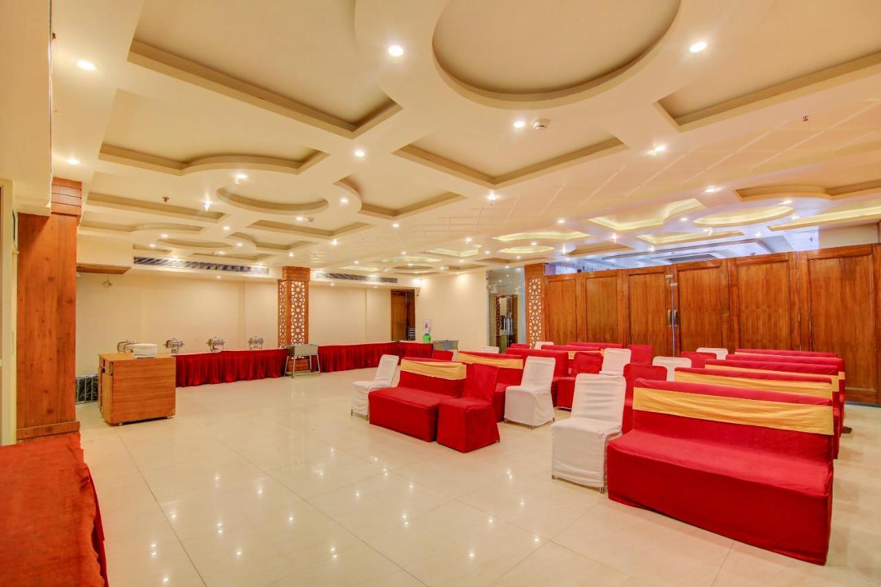 Vaccinated Staff- Townhouse Oak Gk Residency 4* Dehradun