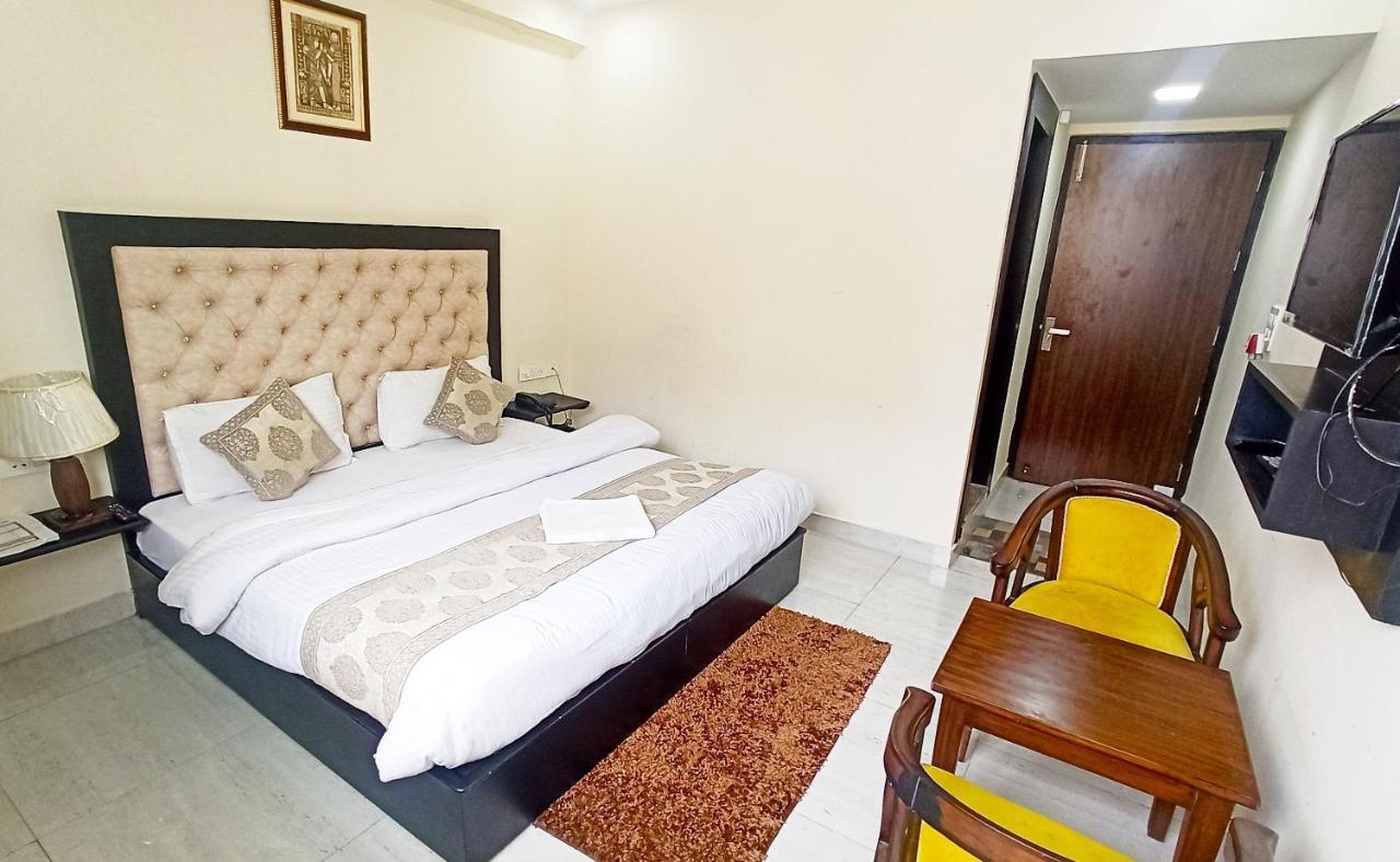 Capital O 82077 Krishna Palace Hotel 3*