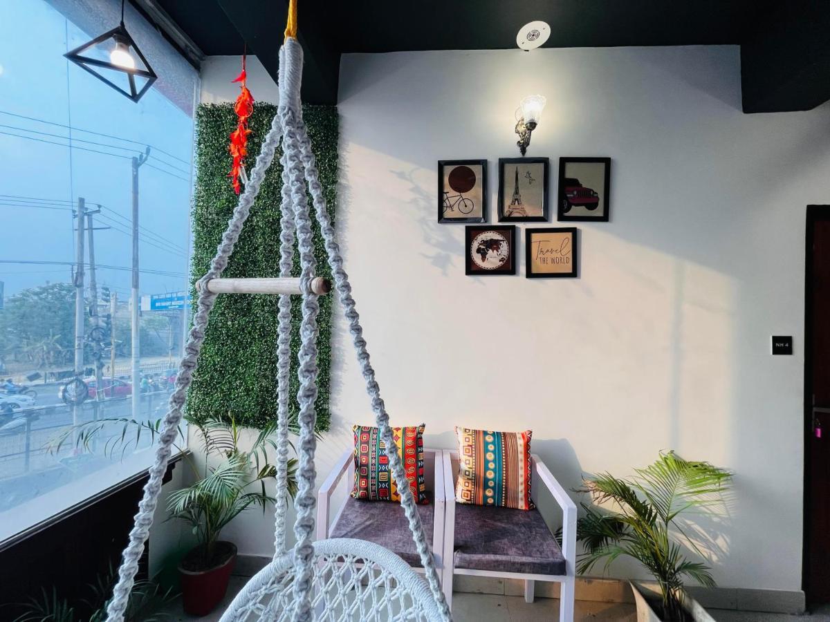 Nomads House Hostel
