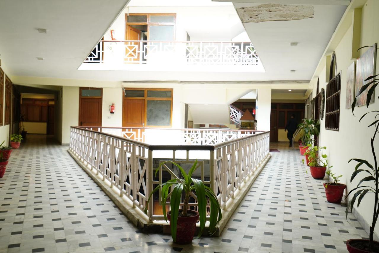 Gaurab Near Paltan Bazaar Hotel Dehradun