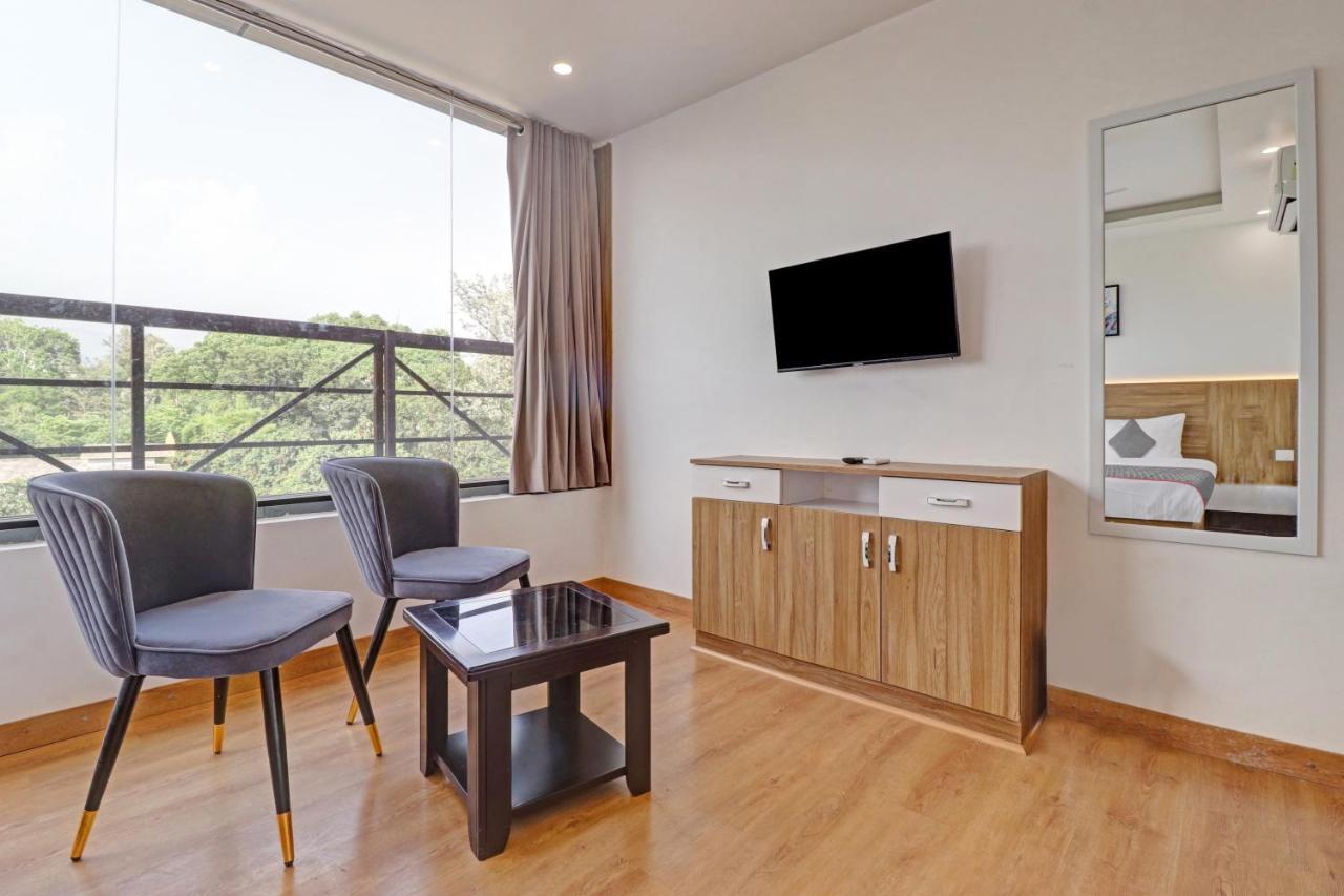 Hotel Super Oyo Townhouse 1232 White 3*