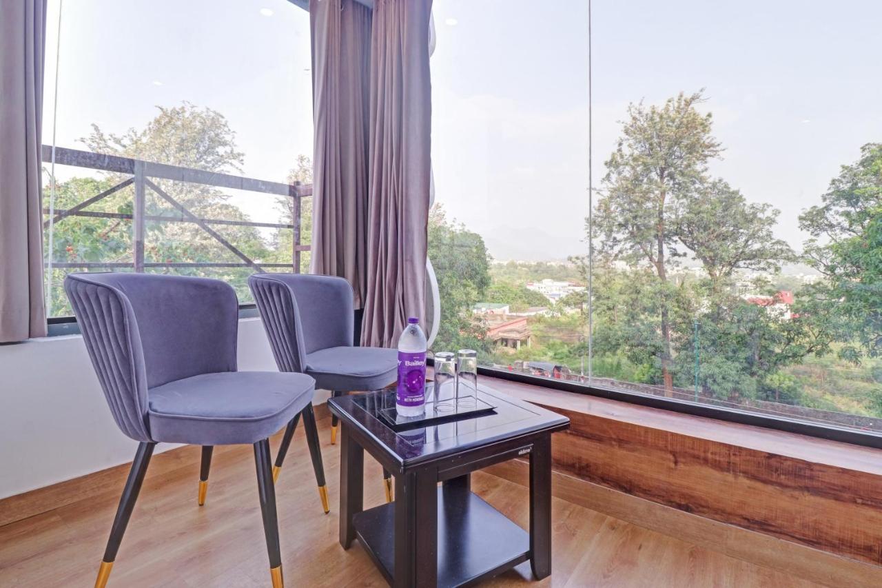 Super Oyo Townhouse 1232 White 3* Dehradun