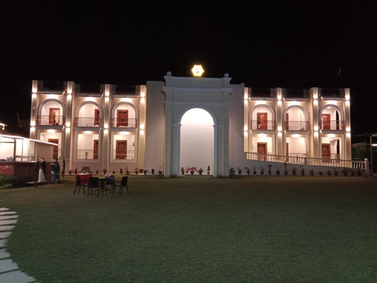 Aar & Resort Dehradun