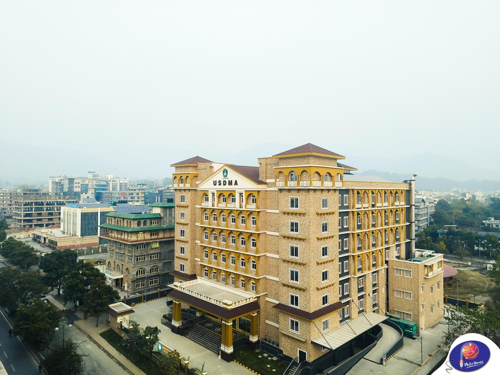 Apartment Pluto Homes