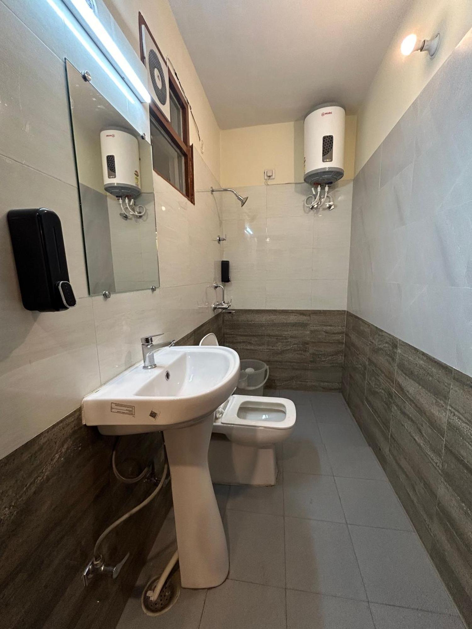 Royal Orbit By Arony Hospitality Hotel Dehradun