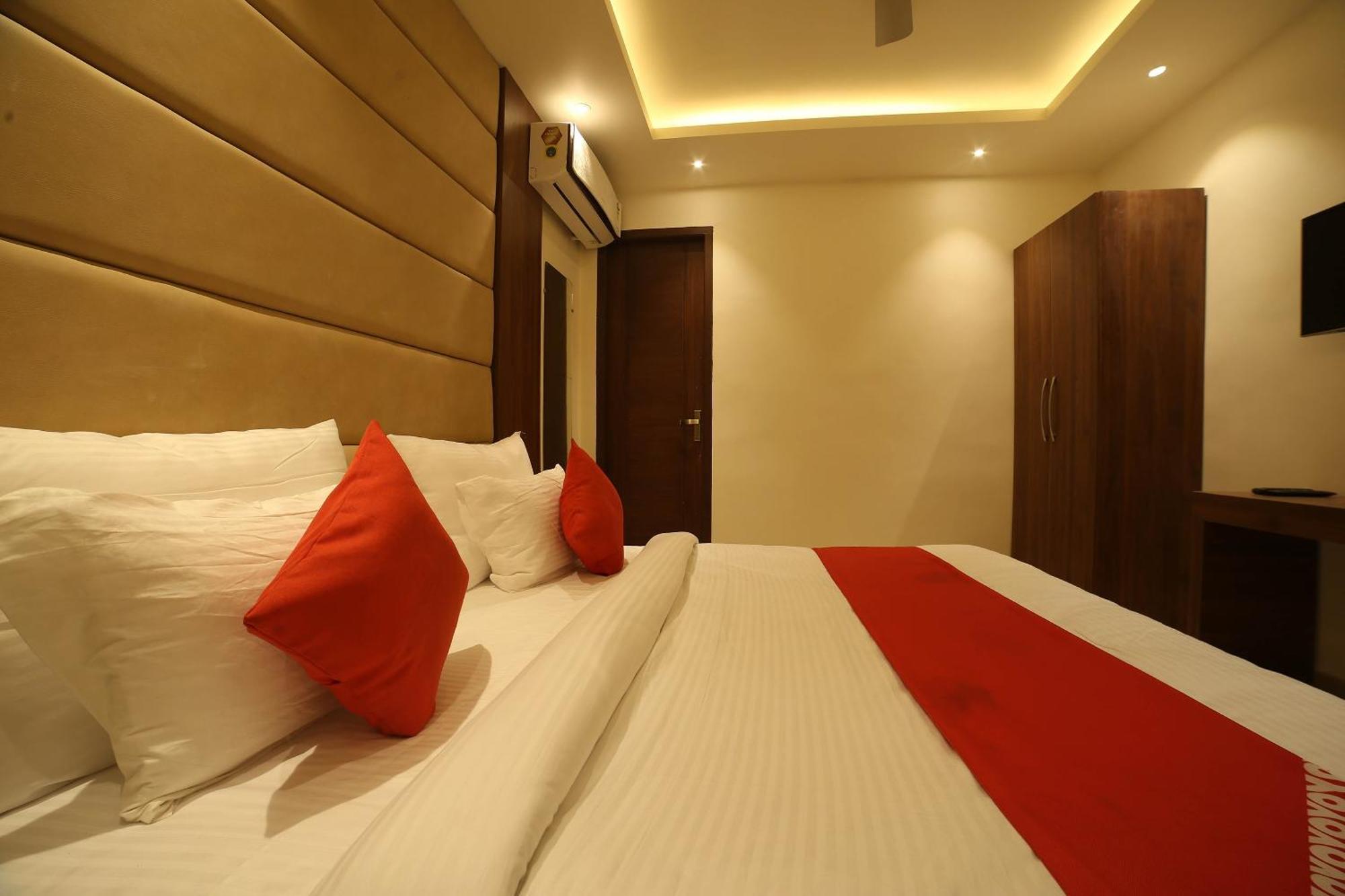 Hotel O Status
