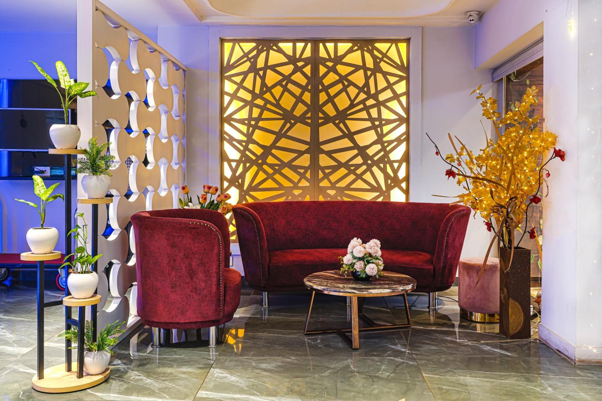Hotel Kailash Plaza 3*