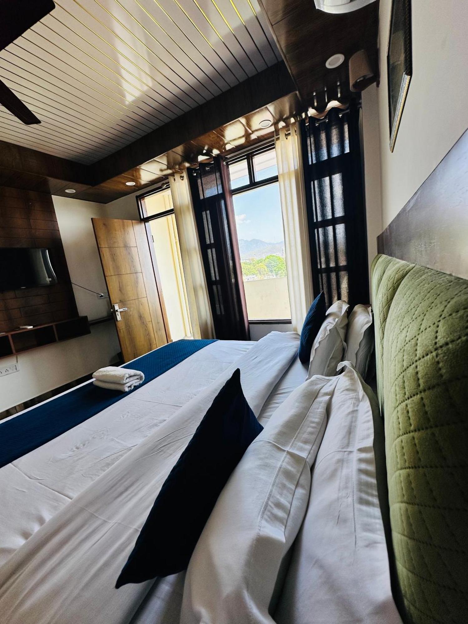 Royal Orbit By Arony Hospitality Hotel