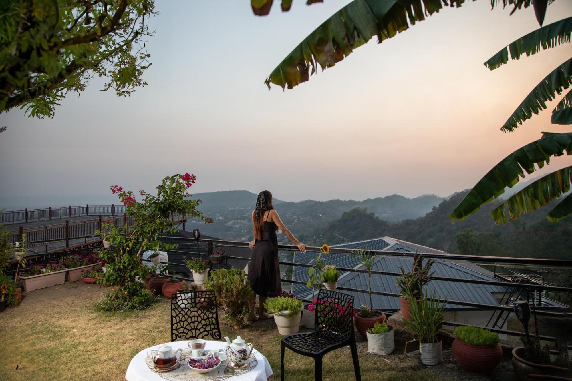 The Bougainvillea Retreat - A Luxury Private Pool In Hotel
