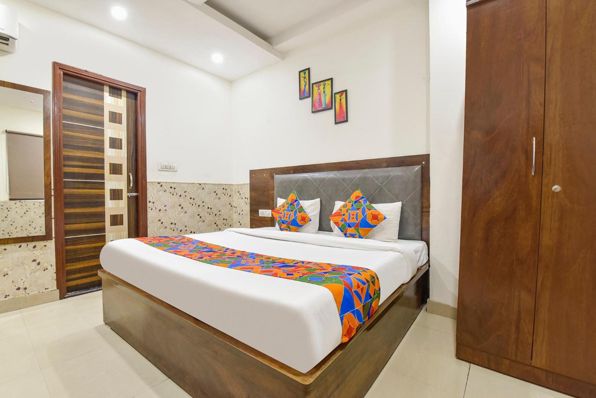 Hotel Fabexpress Mohan Residency