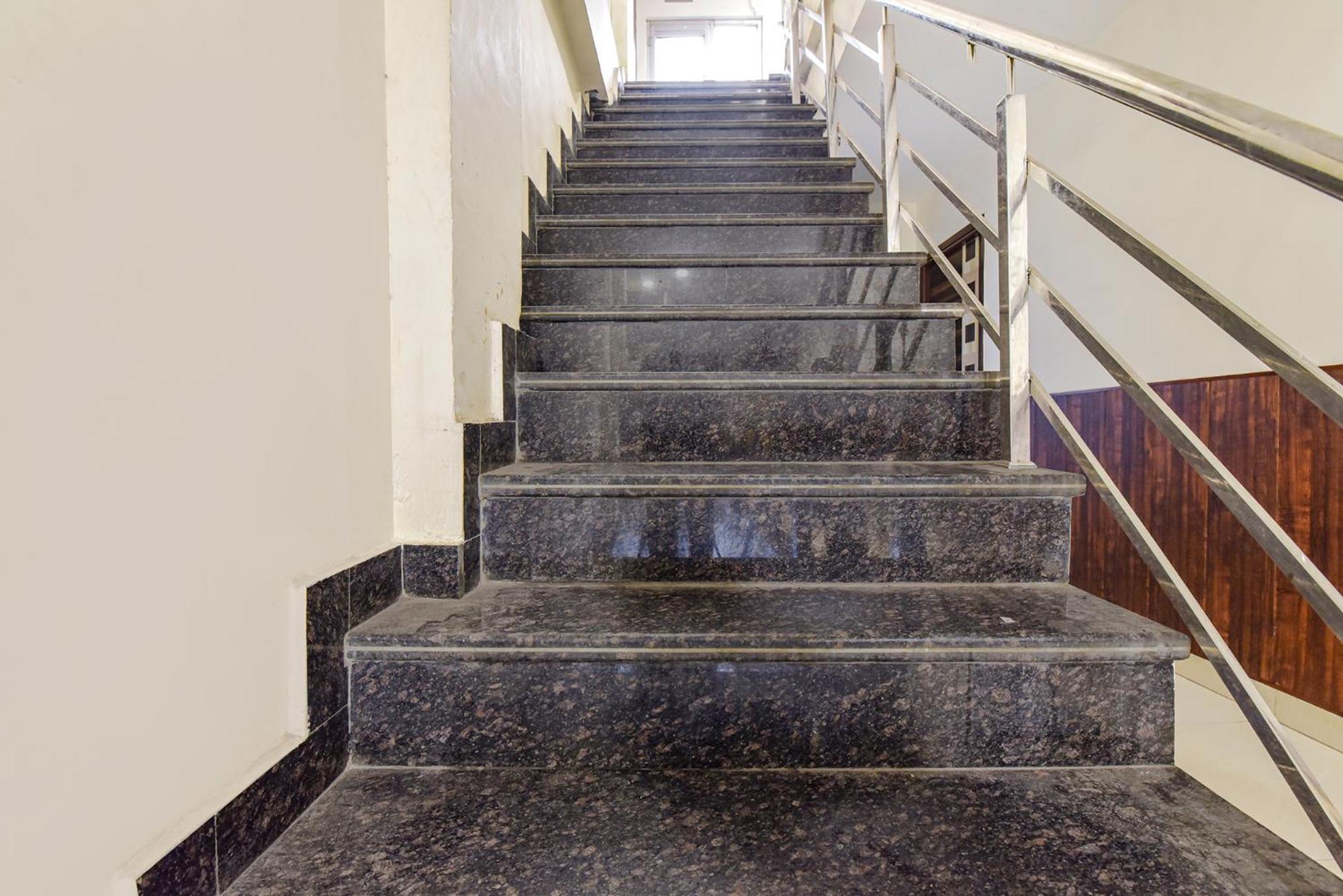 Fabexpress Mohan Residency Hotel 3*
