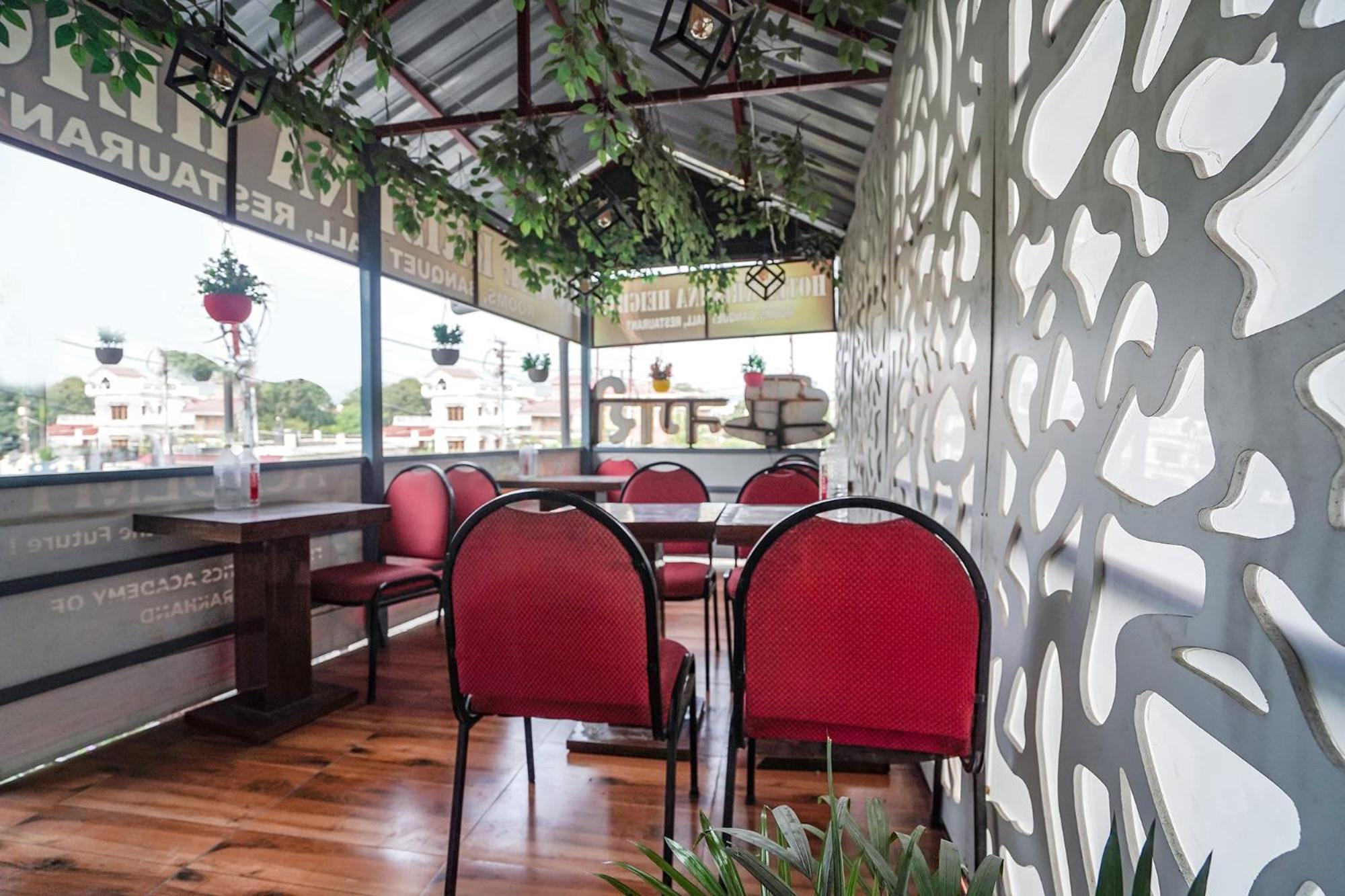 Hotel Fabhotel Krishna Heights 3*