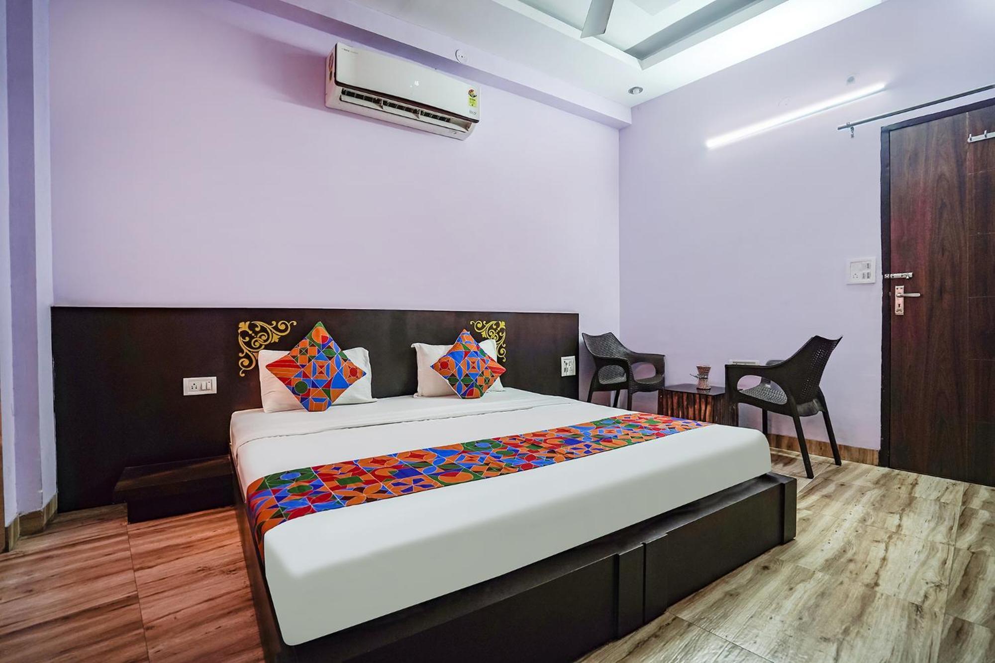 Hotel Fabhotel Krishna Heights