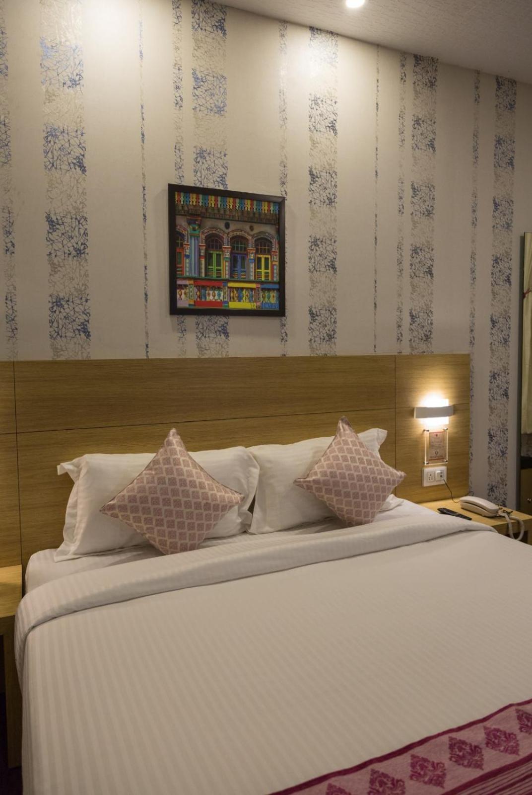 The Solitaire Express Hotel Dehradun