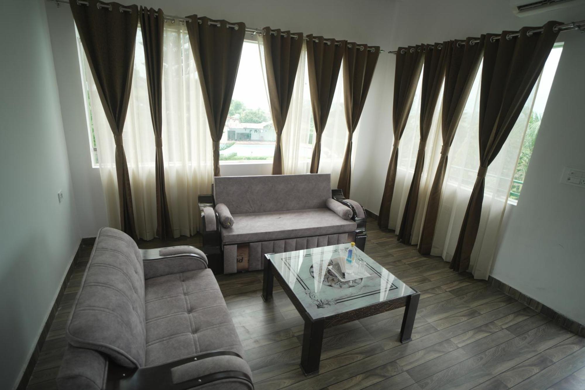 Resort River View 4*