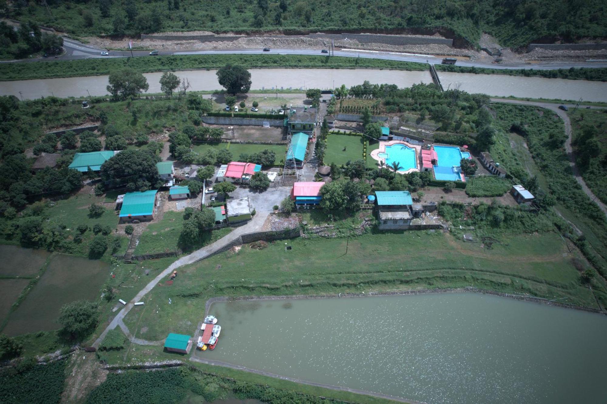 Resort River View 4*