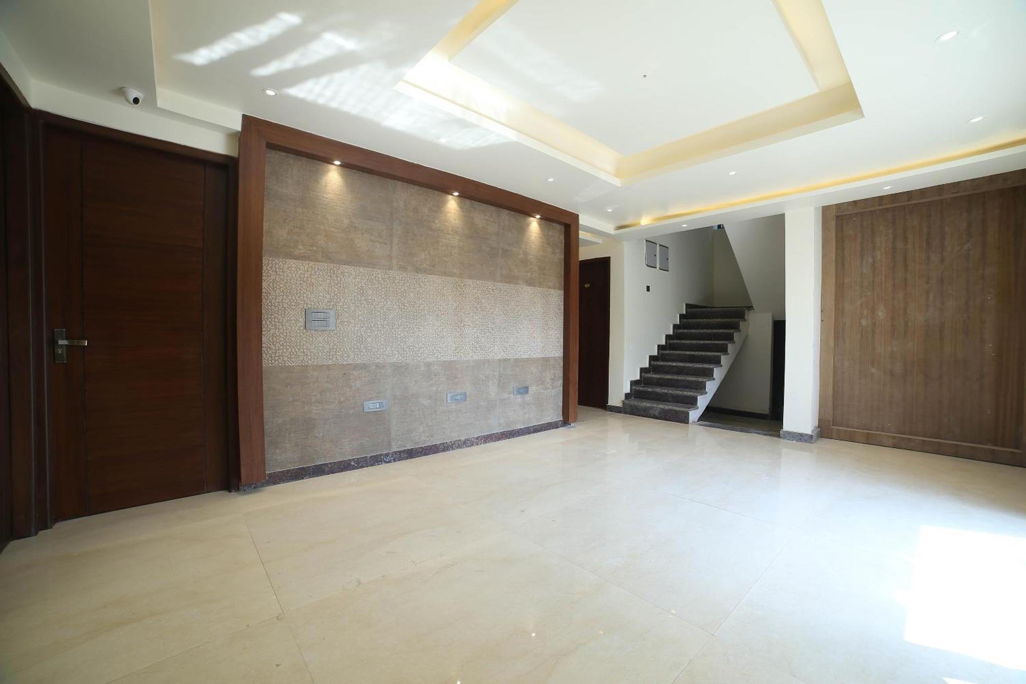 O Status Hotel 3*