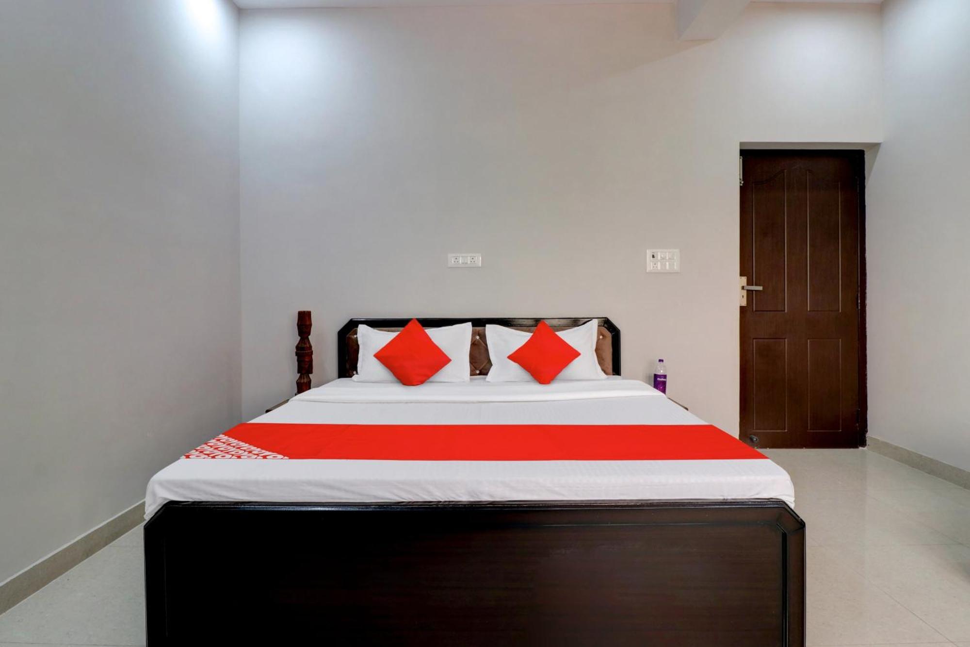 Flagship Kamboj Palace 3*