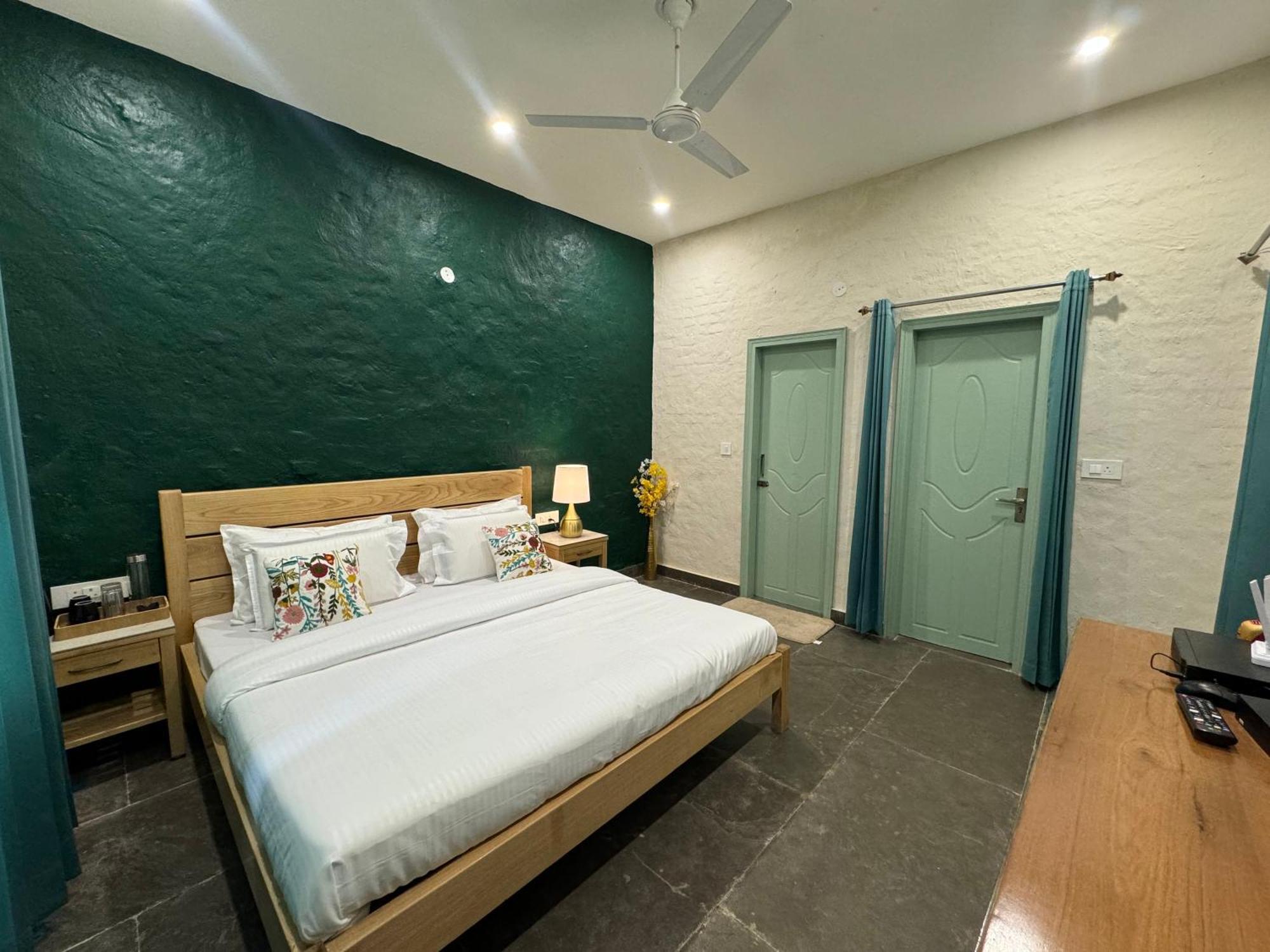 Cliff House, 3br Lux 2km To Rajpur Road *