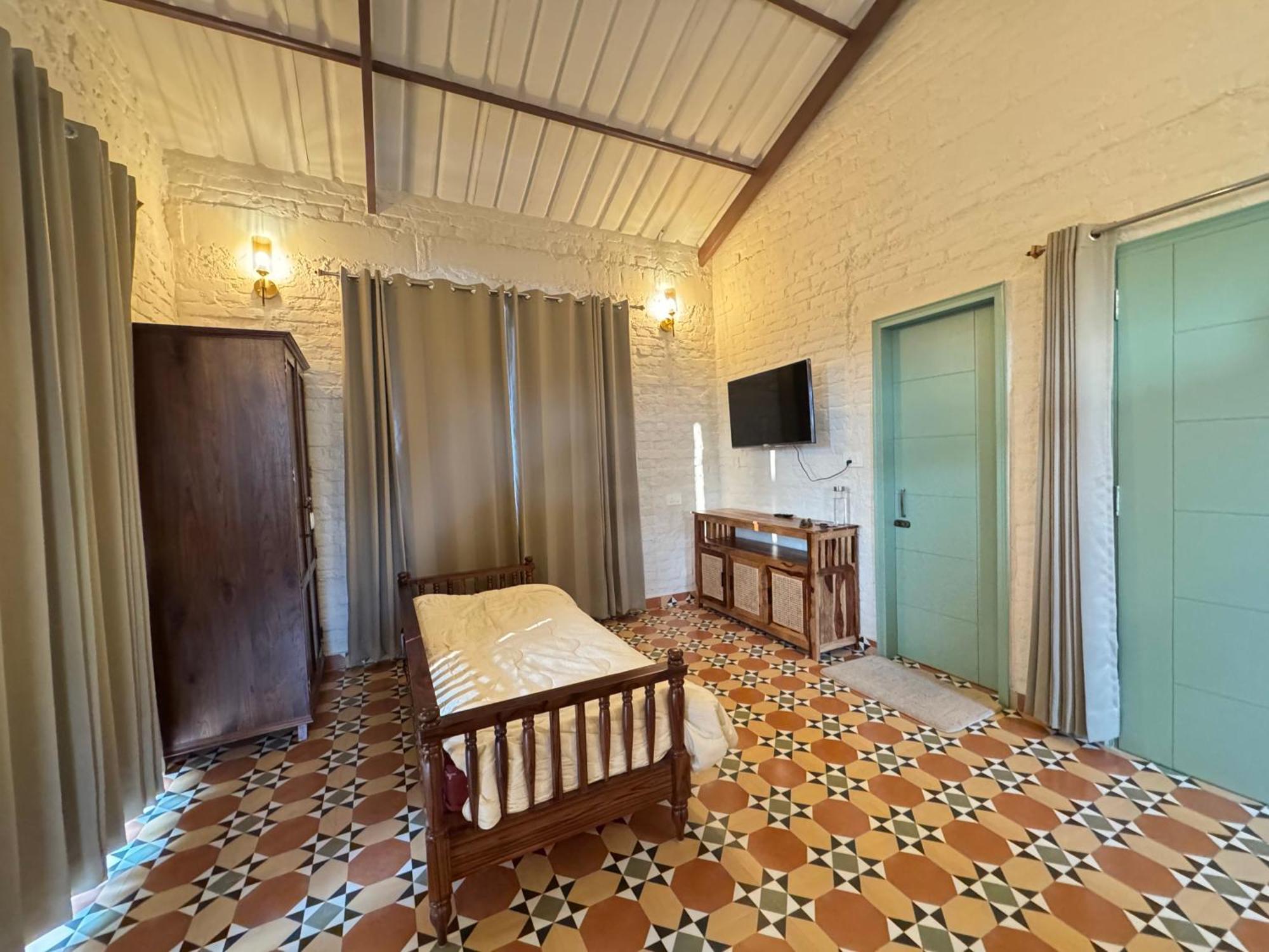 Cliff House, 3br Lux 2km To Rajpur Road *