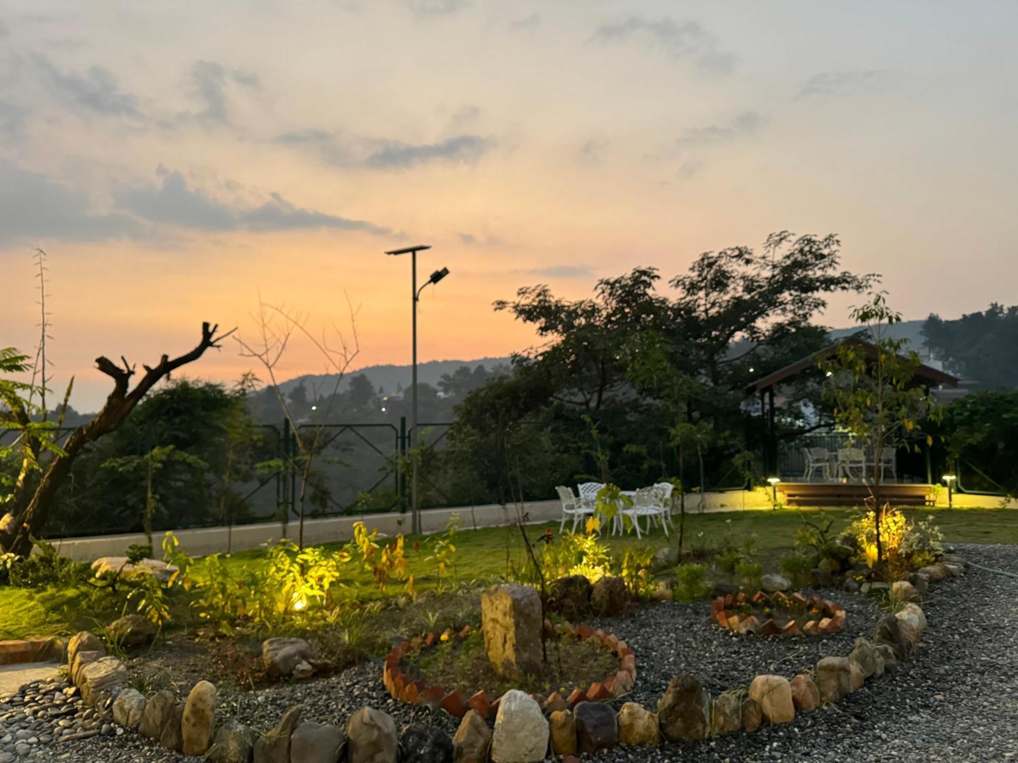 Villa Cliff House, 3br Lux 2km To Rajpur Road Dehradun