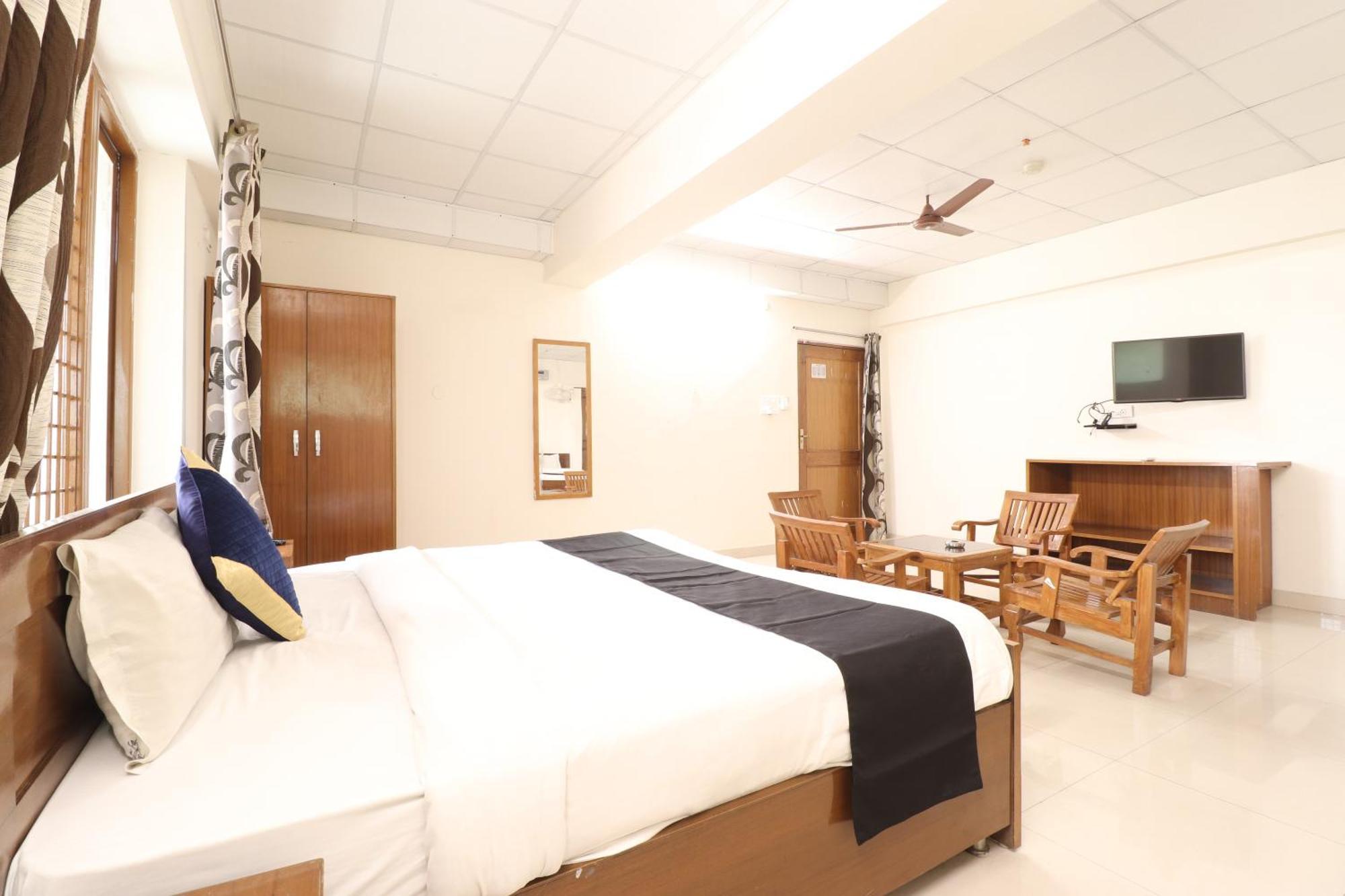 Krb Paradise Isbt Hotel *