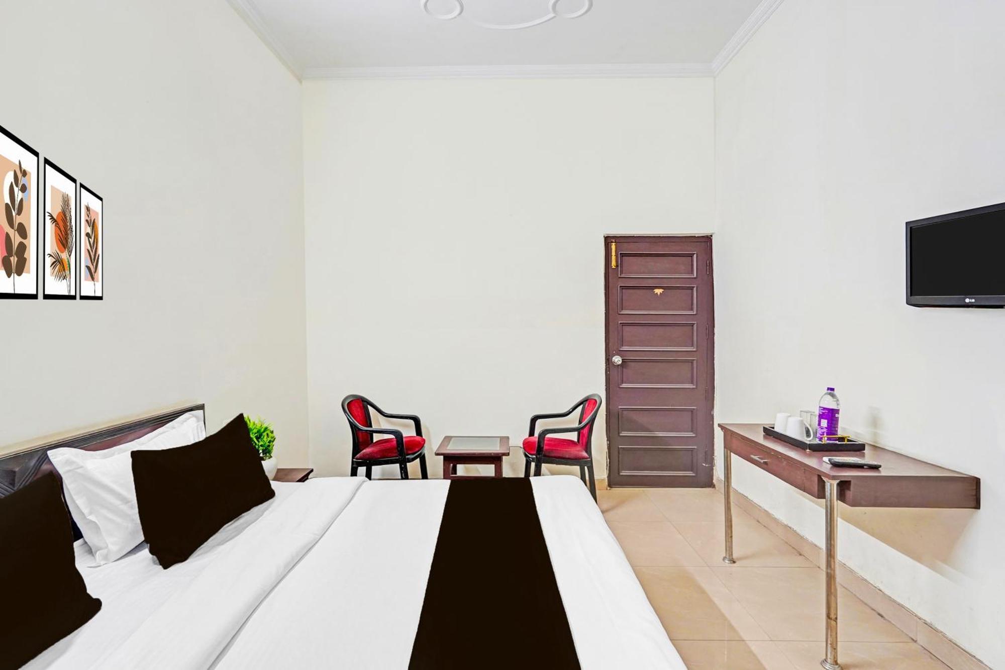 Super Collection O Race Course Hotel Dehradun