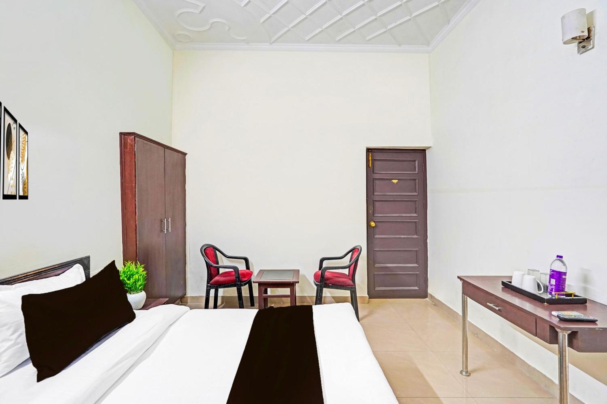 Hotel Super Collection O Race Course