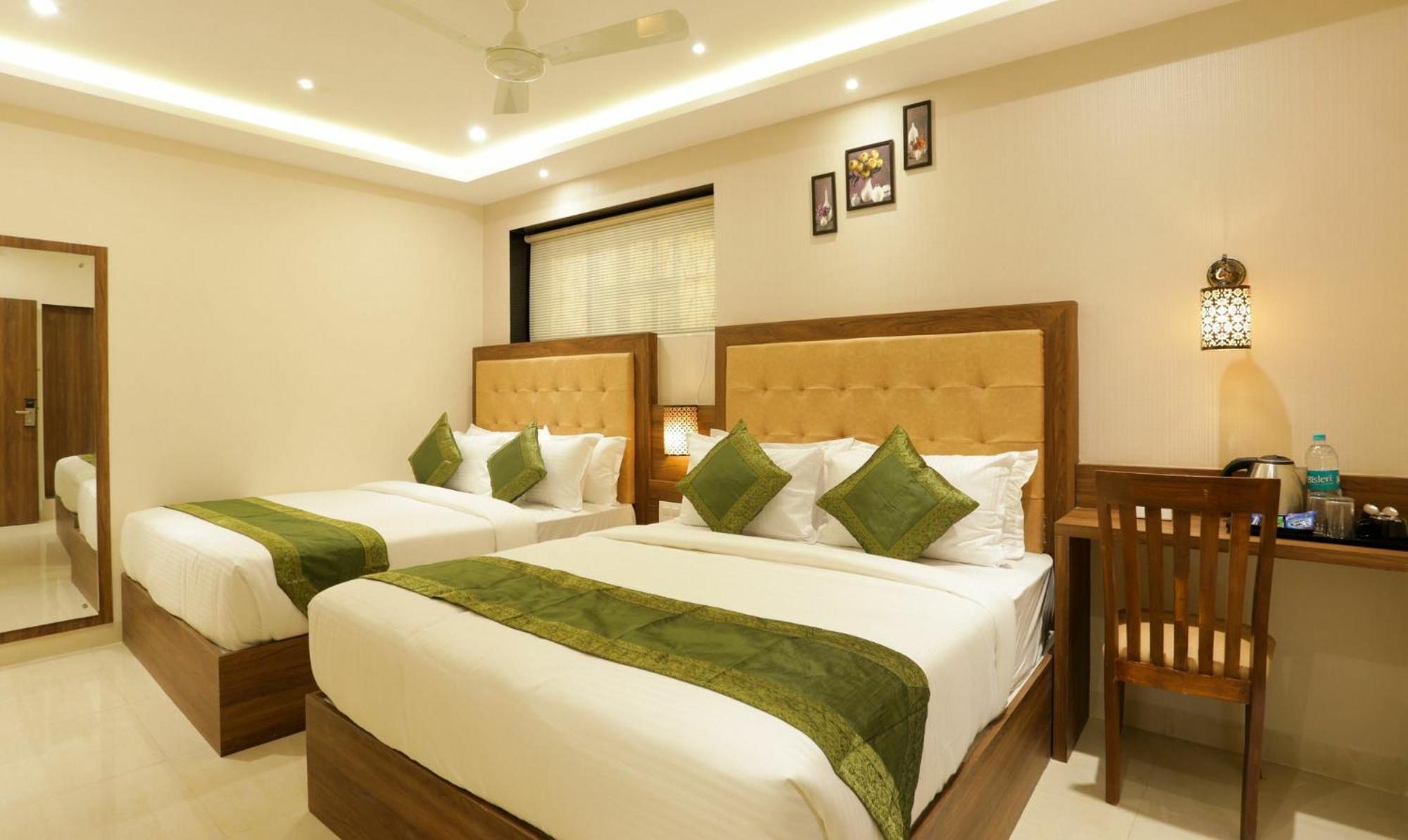 Hotel Amber Palace Dehradun
