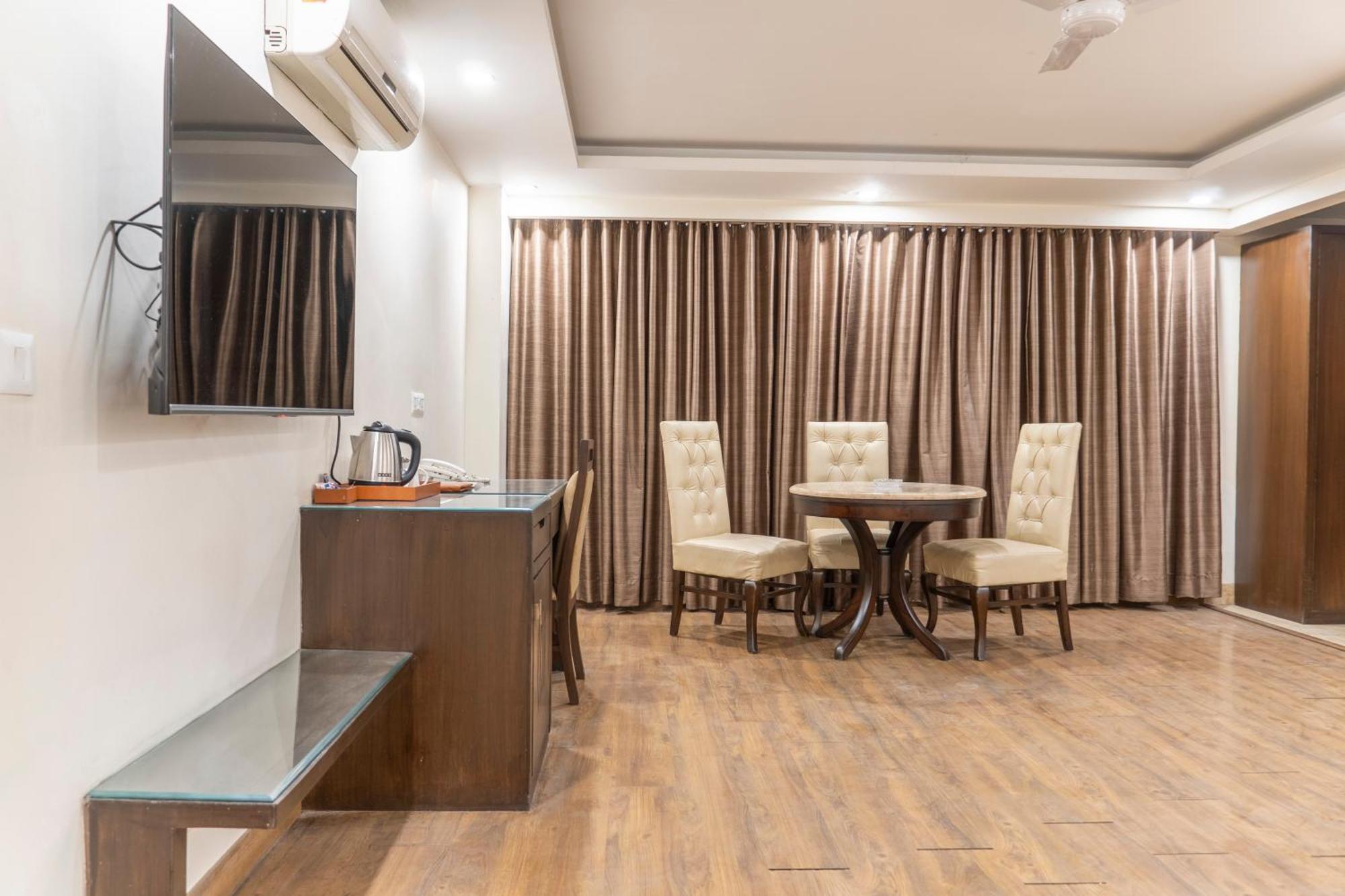 Hotel Palace Dehradun