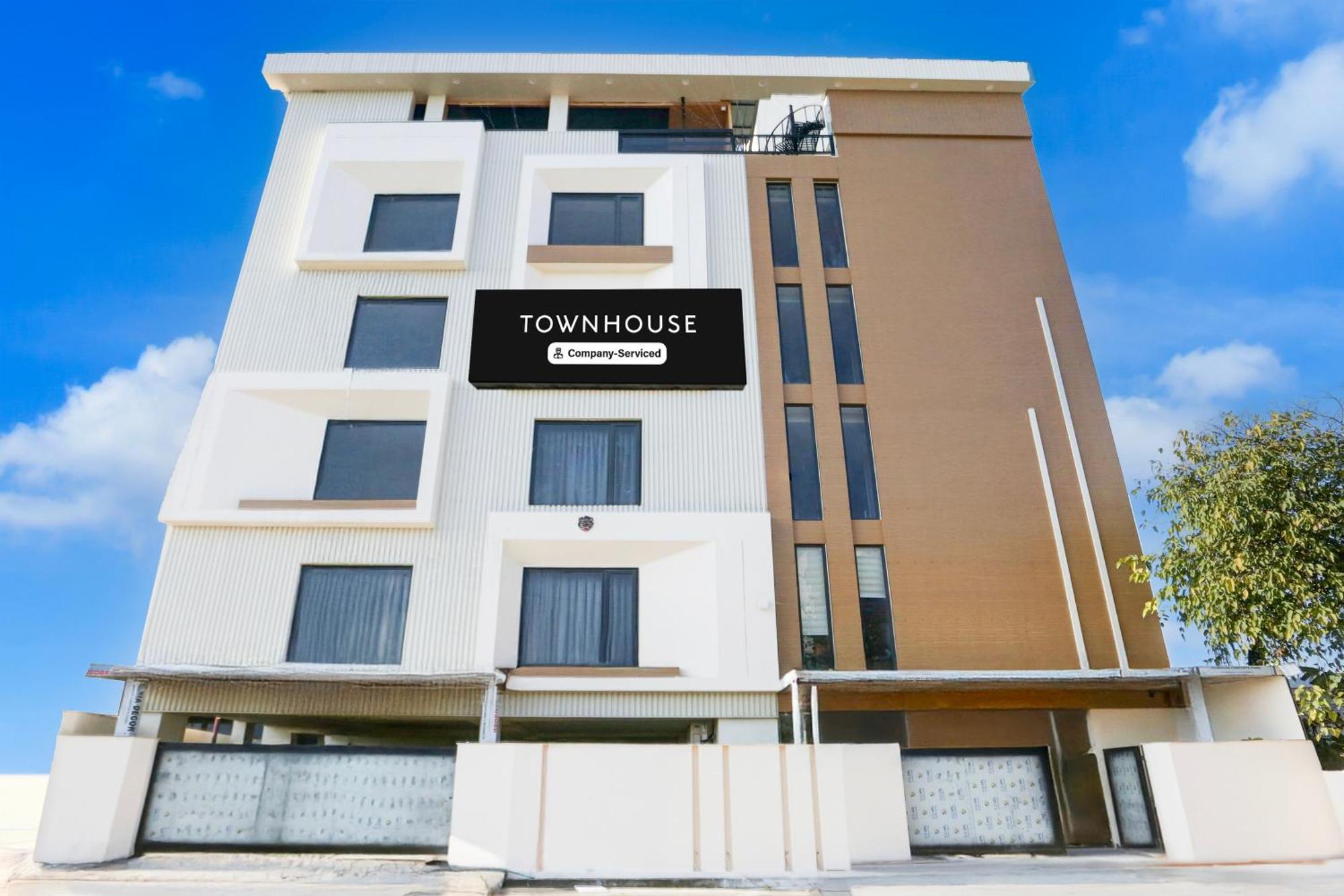 Super Townhouse Isbt Dehradun