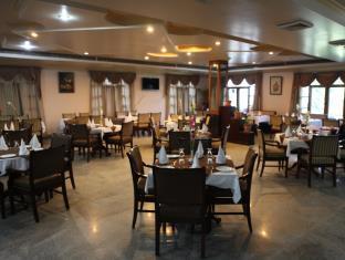 Classic International Hotel 3*