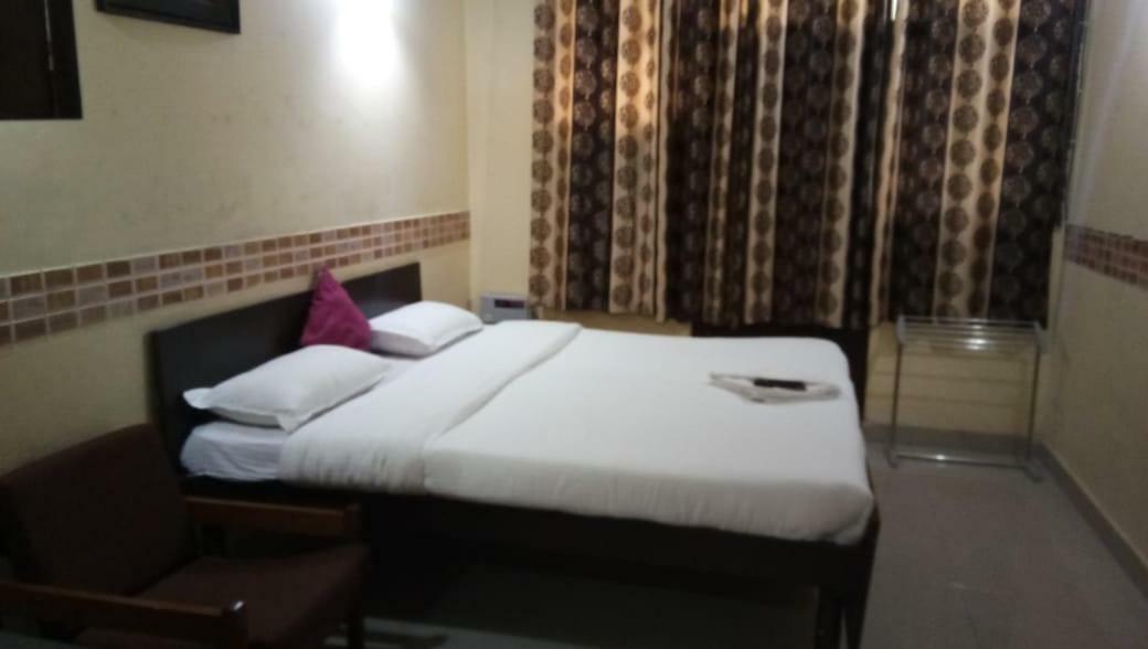 Hotel O Hya's *
